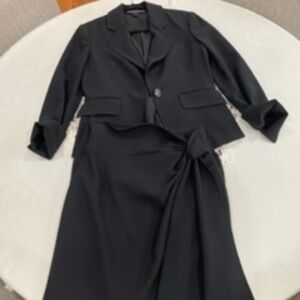 St John Jacket and Skirt, Jacket 4, Skirt 6, Black